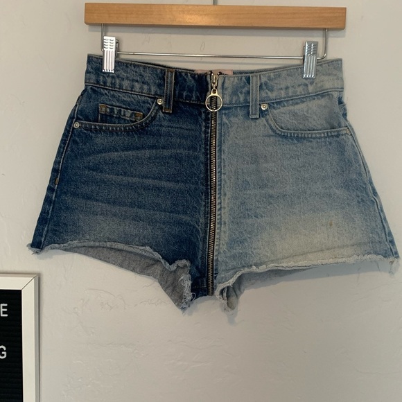 Revice Two Toned Denim Shorts with Wrap Around Zipper Size 26 - Picture 2 of 13